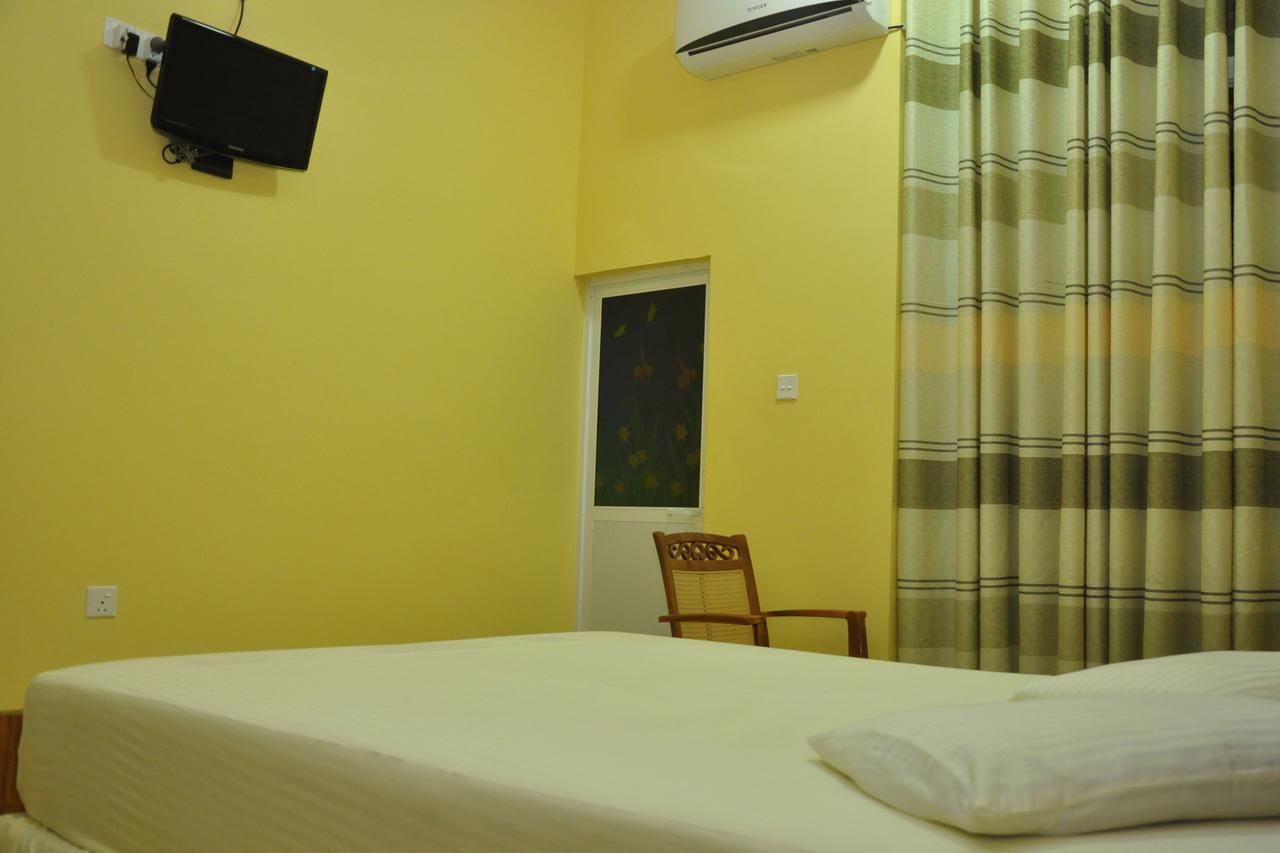 Hotel Pearl Gate Chilaw Exterior photo