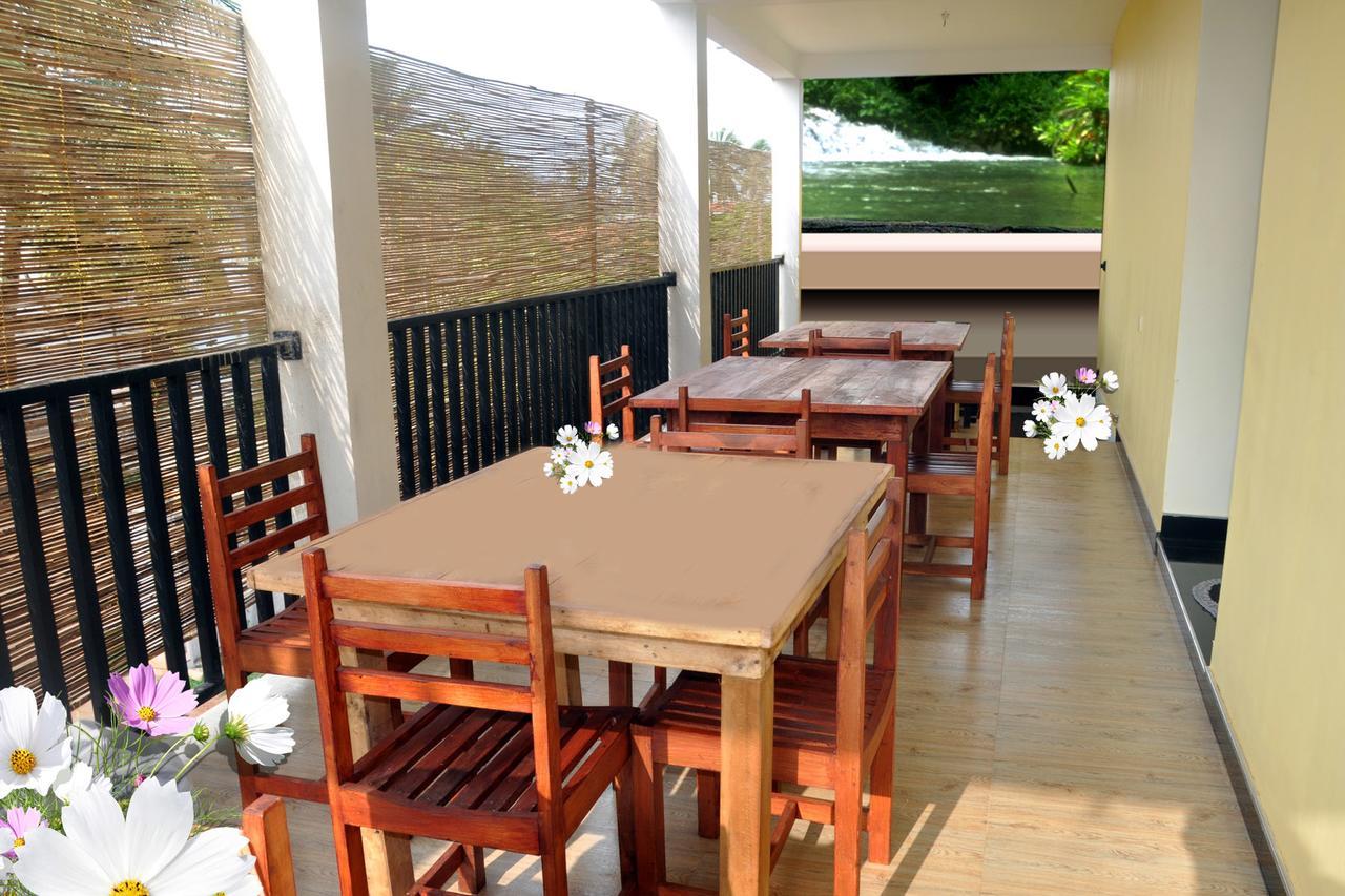 Hotel Pearl Gate Chilaw Exterior photo
