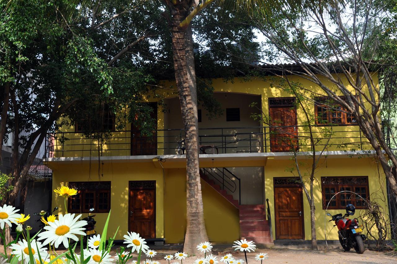 Hotel Pearl Gate Chilaw Exterior photo