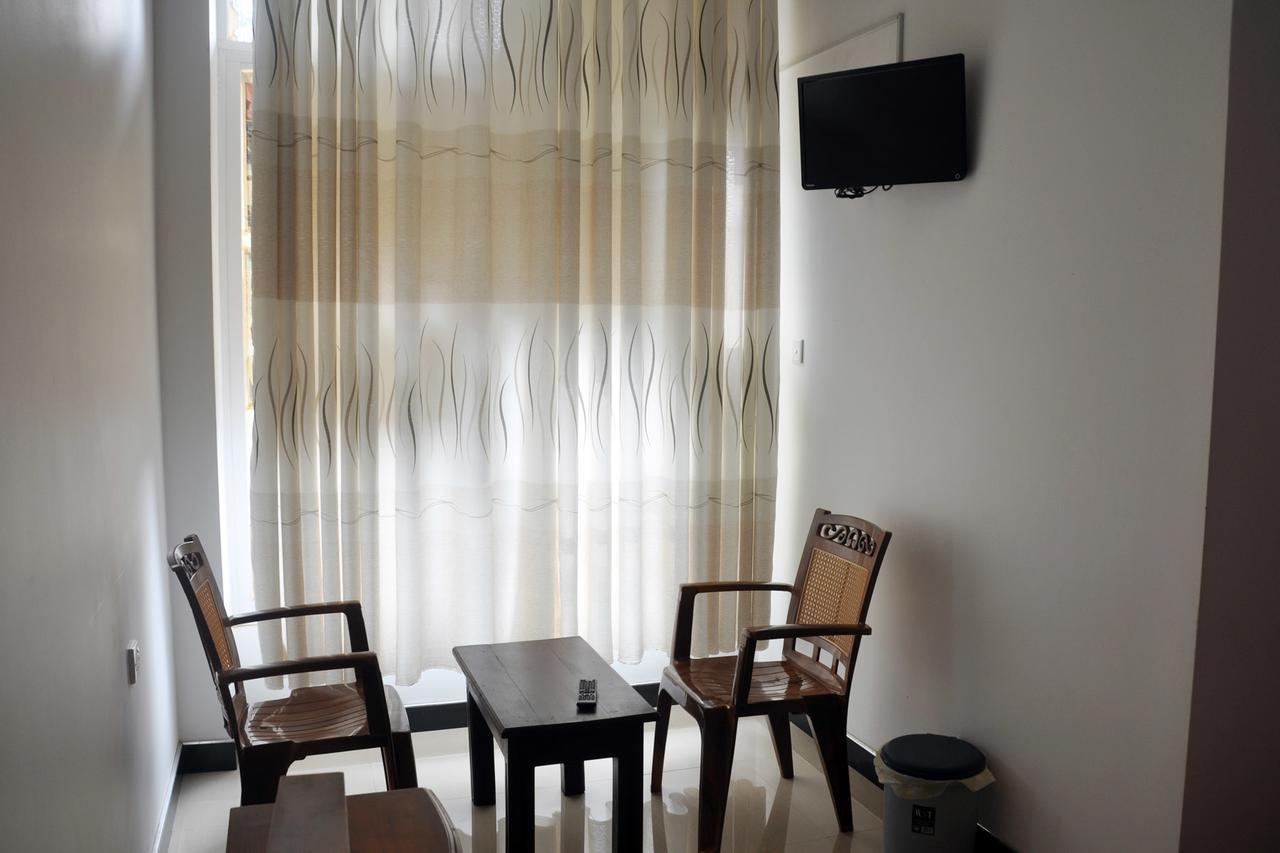 Hotel Pearl Gate Chilaw Exterior photo
