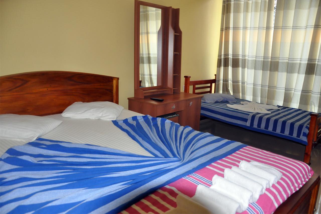 Hotel Pearl Gate Chilaw Exterior photo